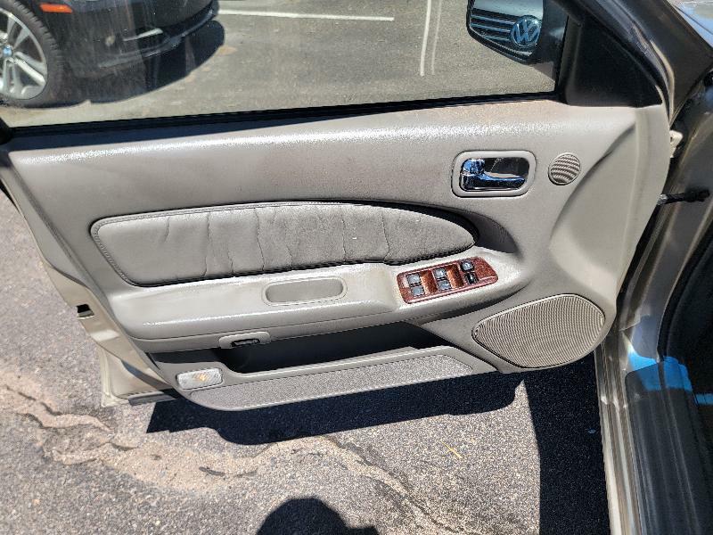 Photo 11 of this INFINITI I30