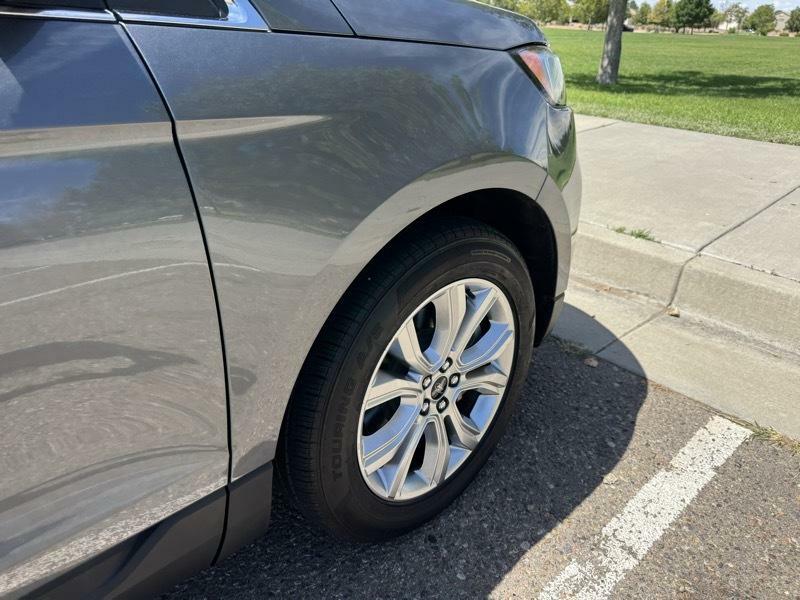 Photo 9 of this FORD EDGE