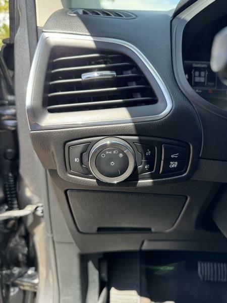 Photo 21 of this FORD EDGE