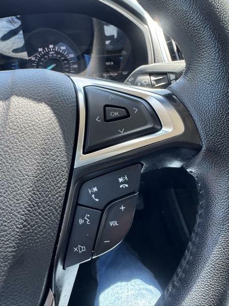 Photo 25 of this FORD EDGE