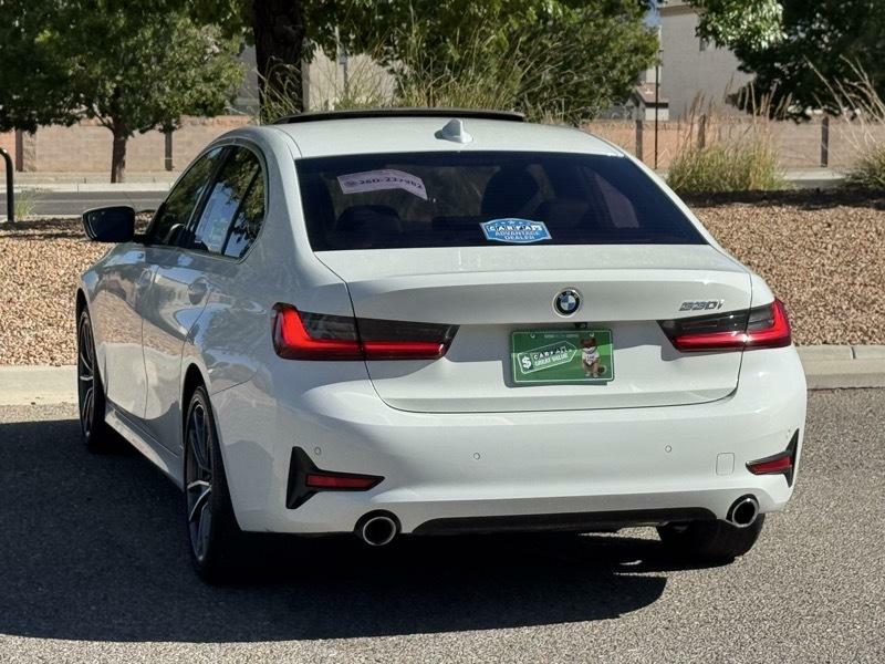Photo 5 of this BMW 330I
