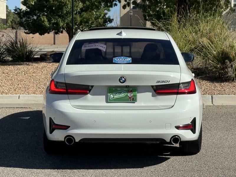 Photo 6 of this BMW 330I