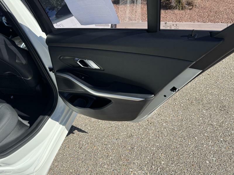 Photo 12 of this BMW 330I