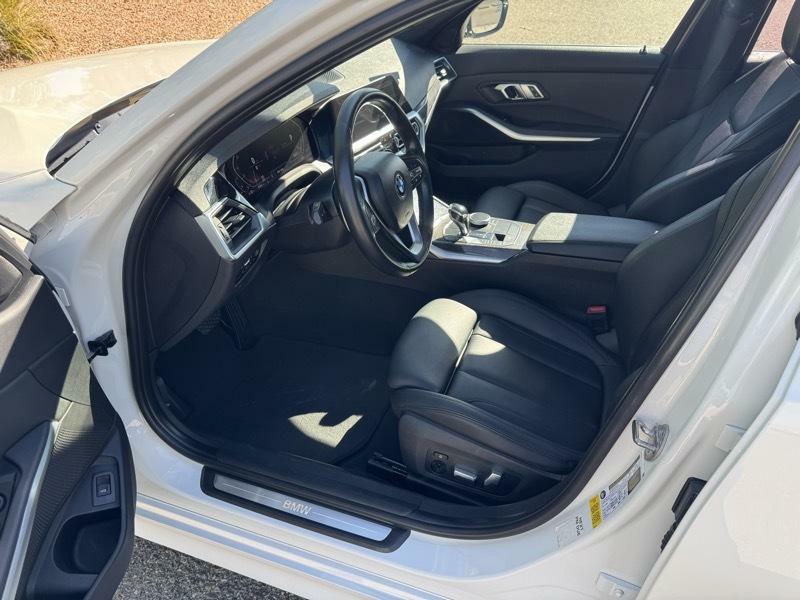 Photo 18 of this BMW 330I