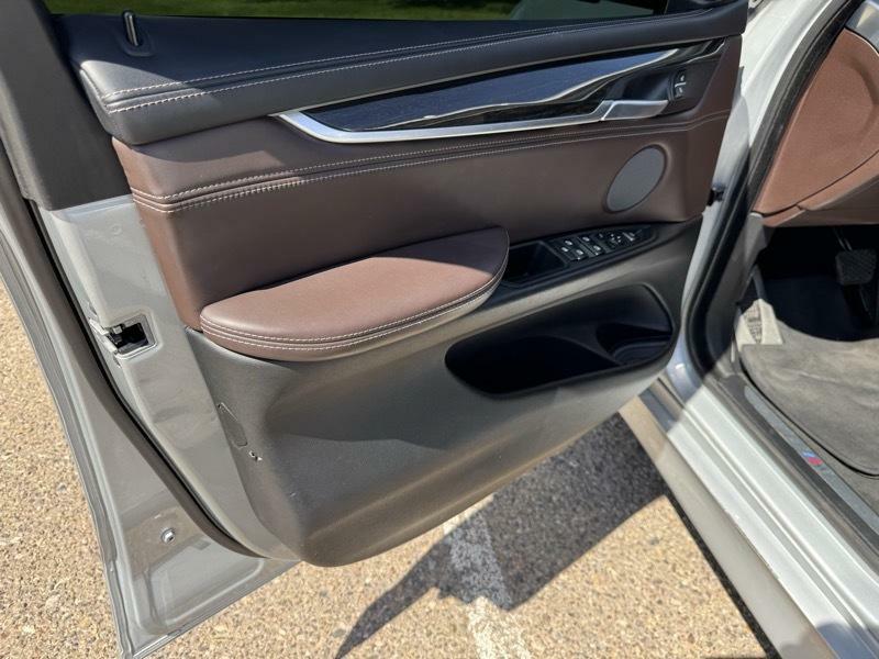 Photo 19 of this BMW X5