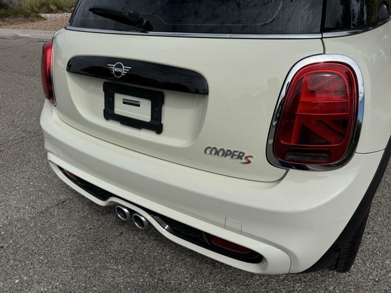 Photo 8 of this MINI HARDTOP 2 DOOR