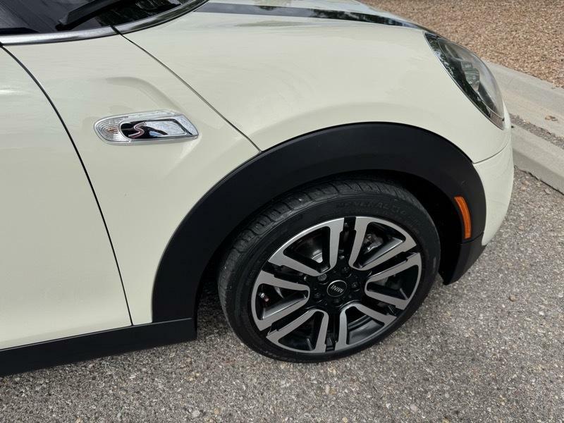 Photo 9 of this MINI HARDTOP 2 DOOR
