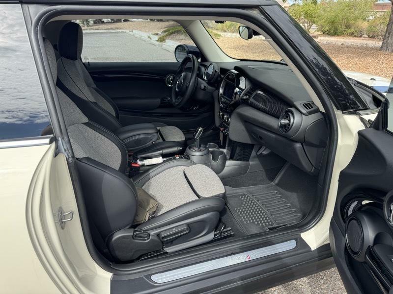 Photo 10 of this MINI HARDTOP 2 DOOR