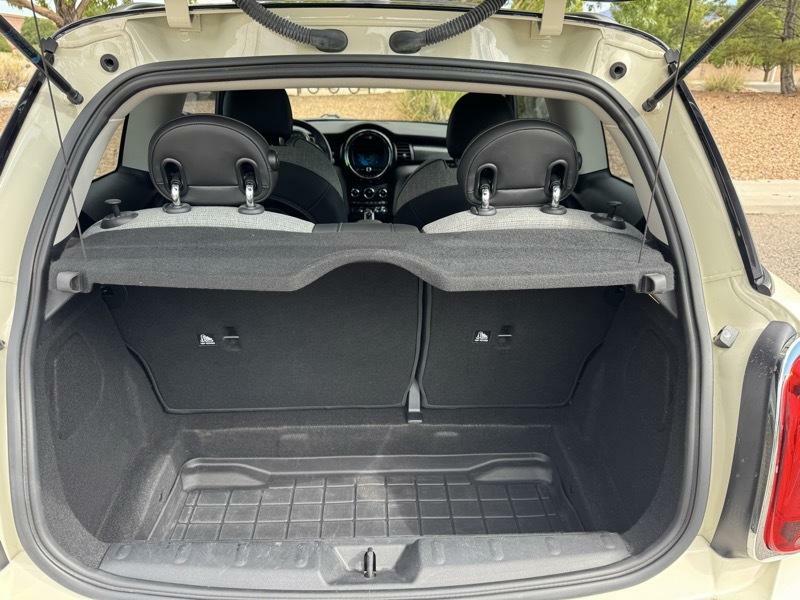 Photo 14 of this MINI HARDTOP 2 DOOR