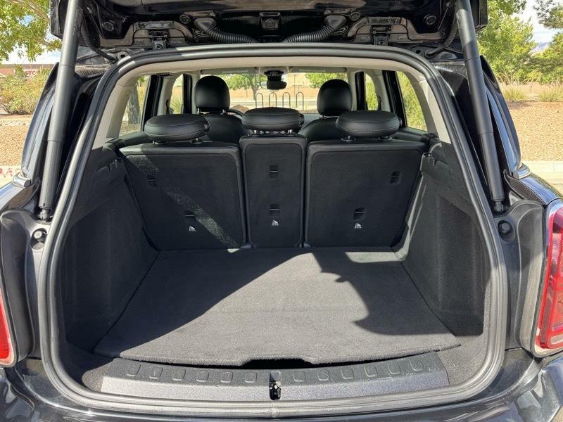 Photo 16 of this MINI COUNTRYMAN