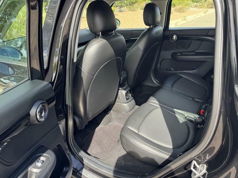 Photo 17 of this MINI COUNTRYMAN