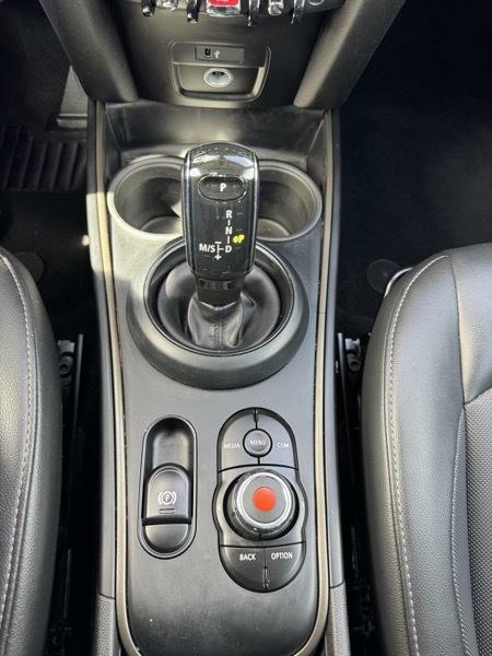 Photo 22 of this MINI COUNTRYMAN