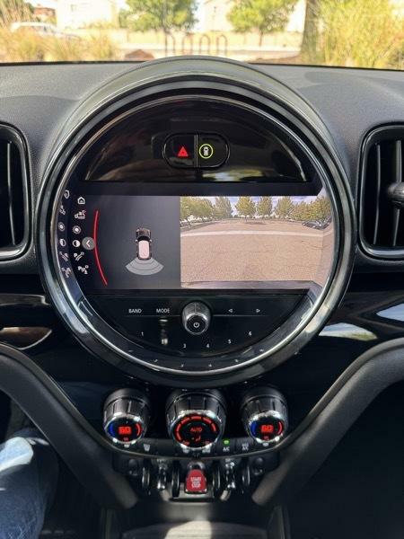Photo 23 of this MINI COUNTRYMAN