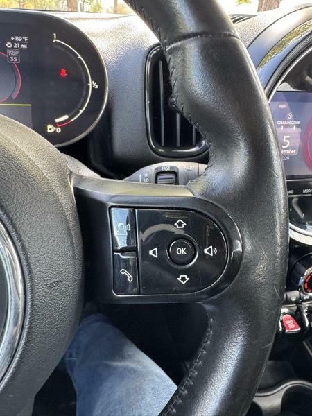 Photo 24 of this MINI COUNTRYMAN
