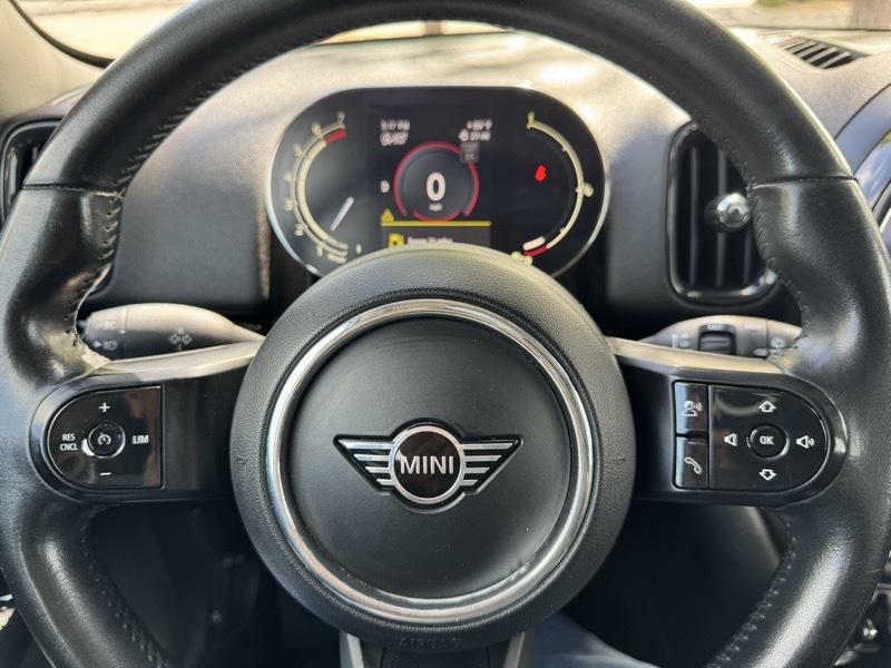 Photo 27 of this MINI COUNTRYMAN