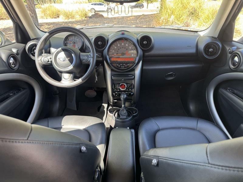 Photo 13 of this MINI COOPER COUNTRYM
