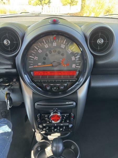 Photo 19 of this MINI COOPER COUNTRYM