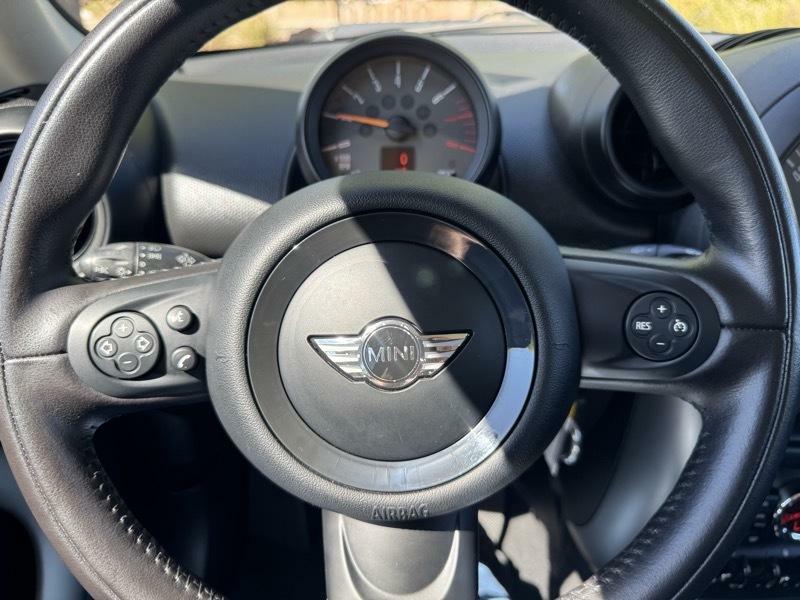 Photo 25 of this MINI COOPER COUNTRYM