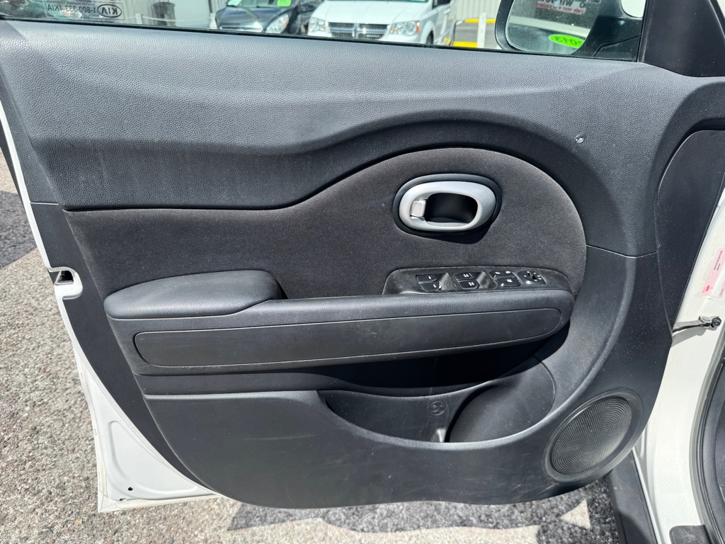 Photo 12 of this KIA SOUL