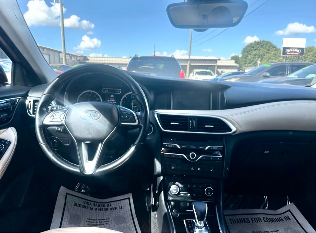 Photo 26 of this INFINITI QX30