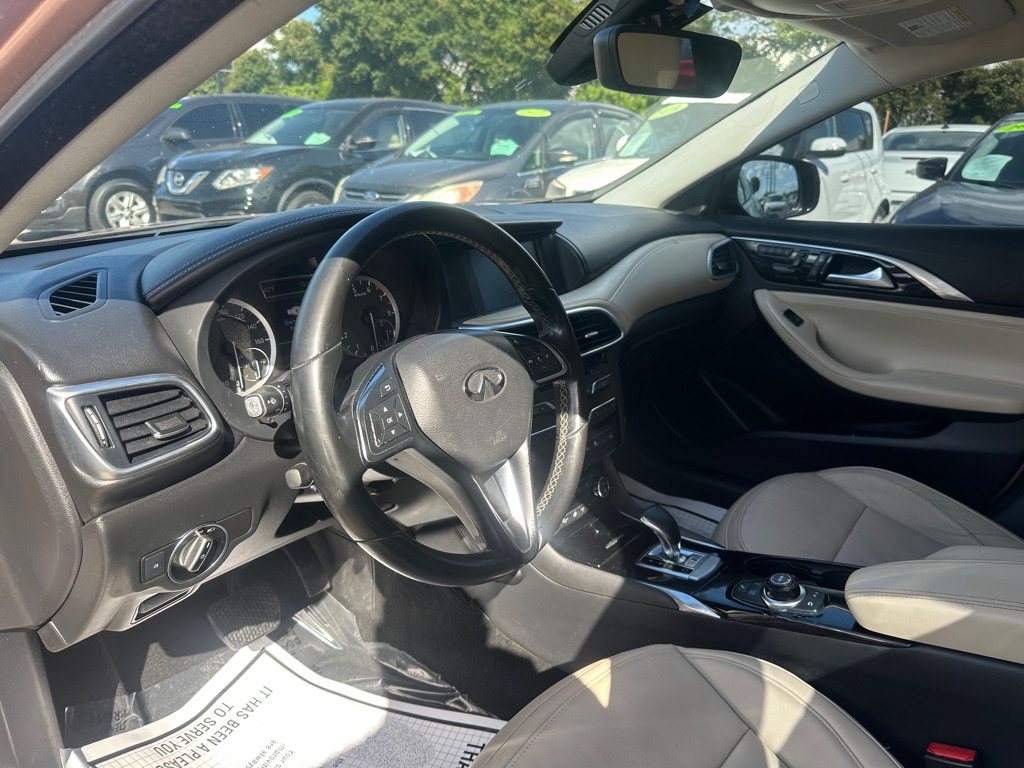 Photo 7 of this INFINITI QX30