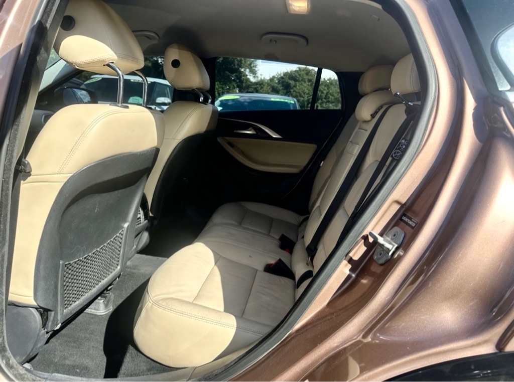Photo 32 of this INFINITI QX30