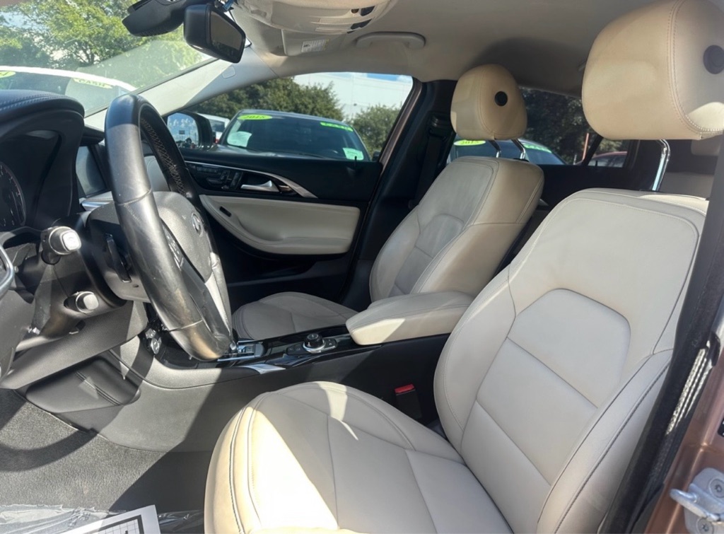 Photo 27 of this INFINITI QX30