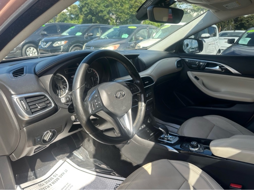 Photo 24 of this INFINITI QX30