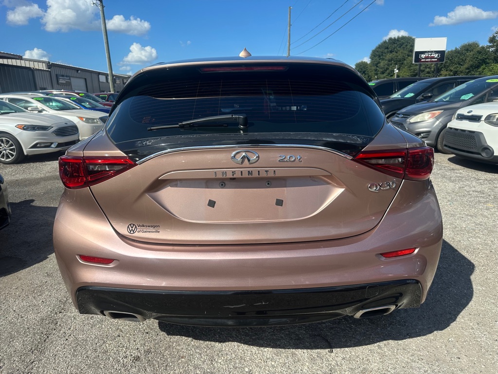 Photo 5 of this INFINITI QX30