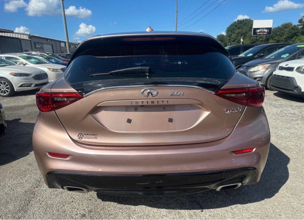 Photo 22 of this INFINITI QX30