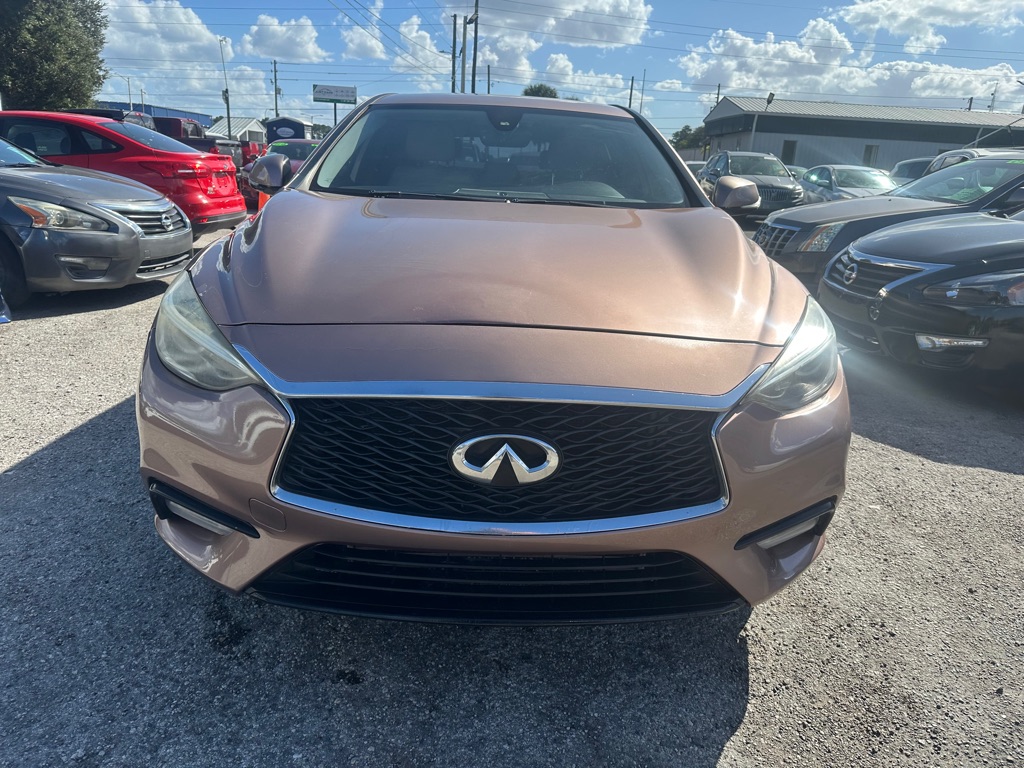 Photo 2 of this INFINITI QX30