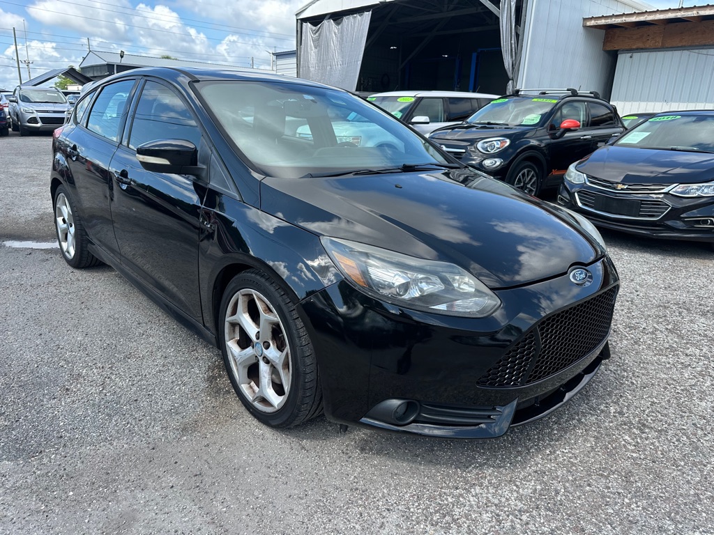 Black (BLK) 2013 Ford Focus ST Hatchback Front-Wheel Drive 6-Speed Manual