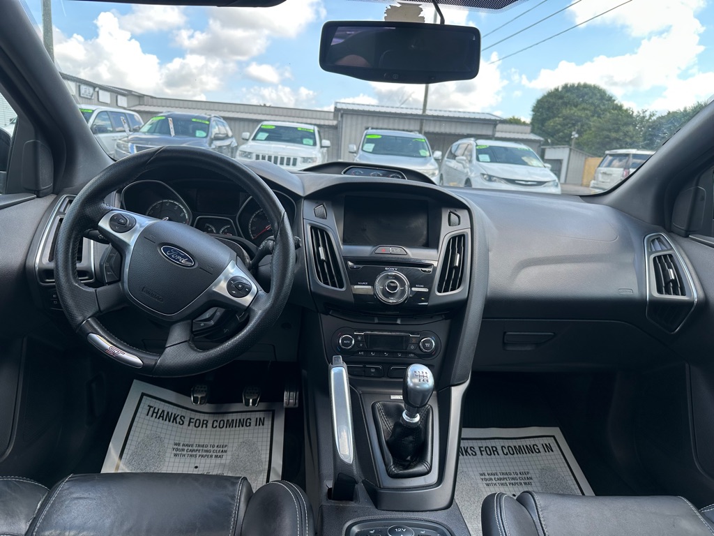 Photo 9 of this FORD FOCUS