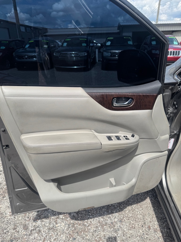 Photo 15 of this NISSAN QUEST