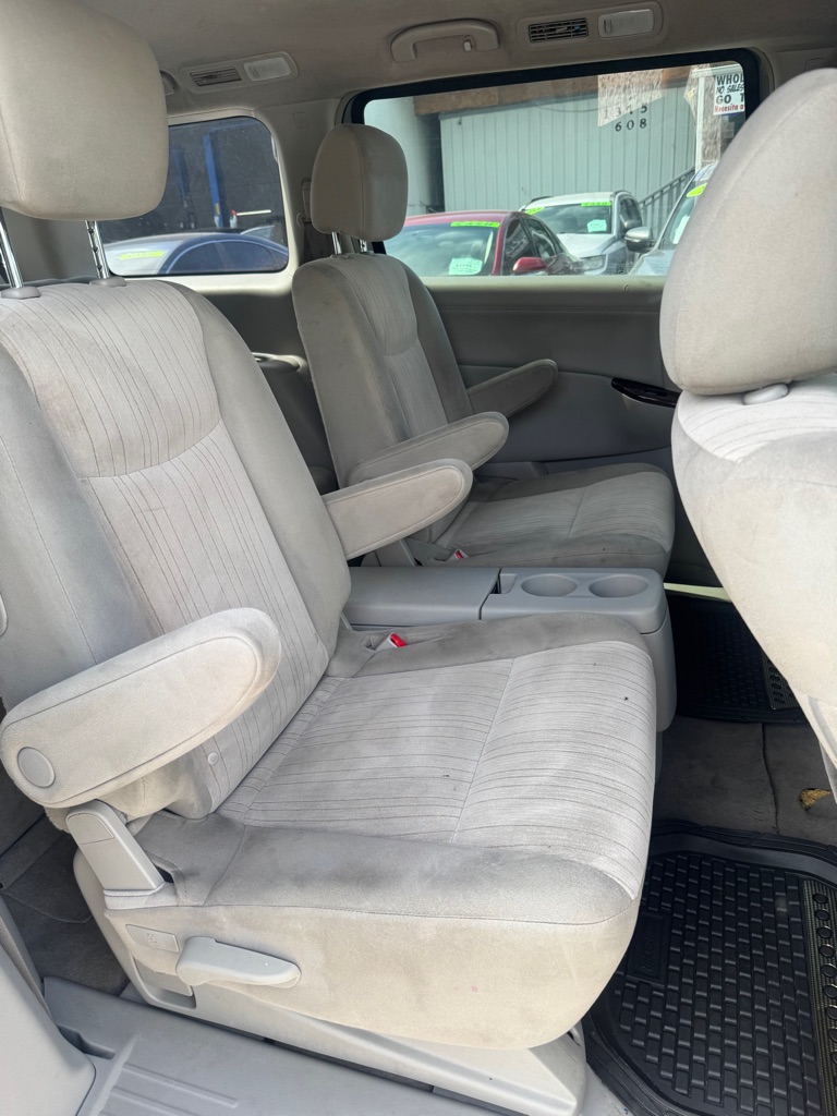 Photo 11 of this NISSAN QUEST