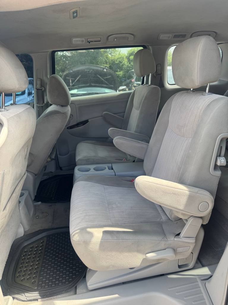 Photo 12 of this NISSAN QUEST
