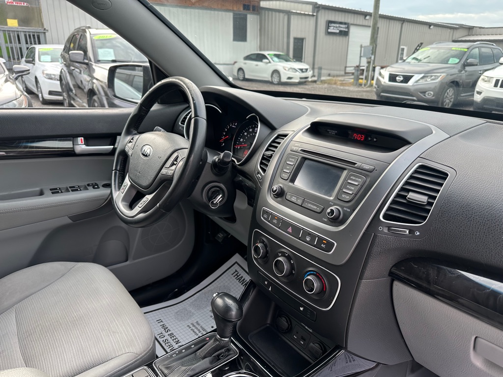 Photo 8 of this KIA SORENTO