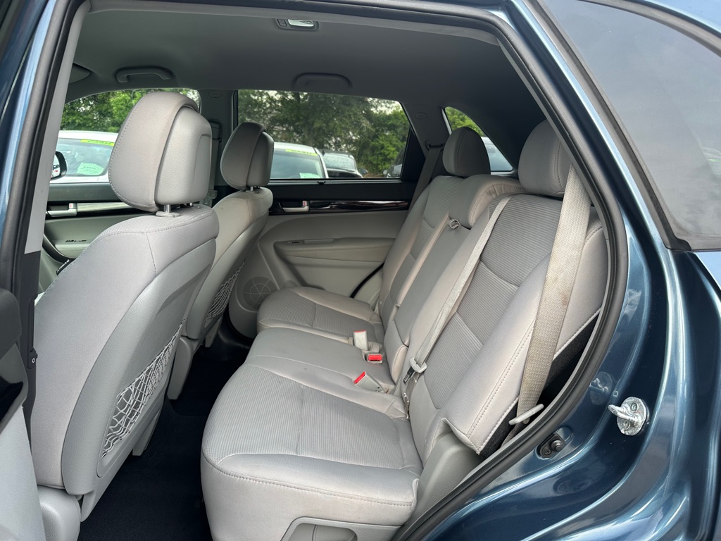 Photo 15 of this KIA SORENTO