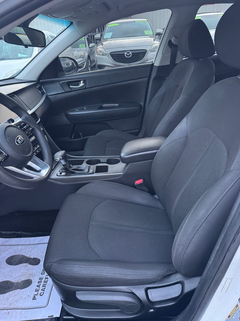Photo 8 of this KIA OPTIMA