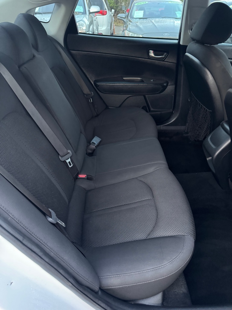 Photo 13 of this KIA OPTIMA