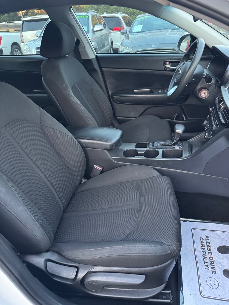 Photo 9 of this KIA OPTIMA