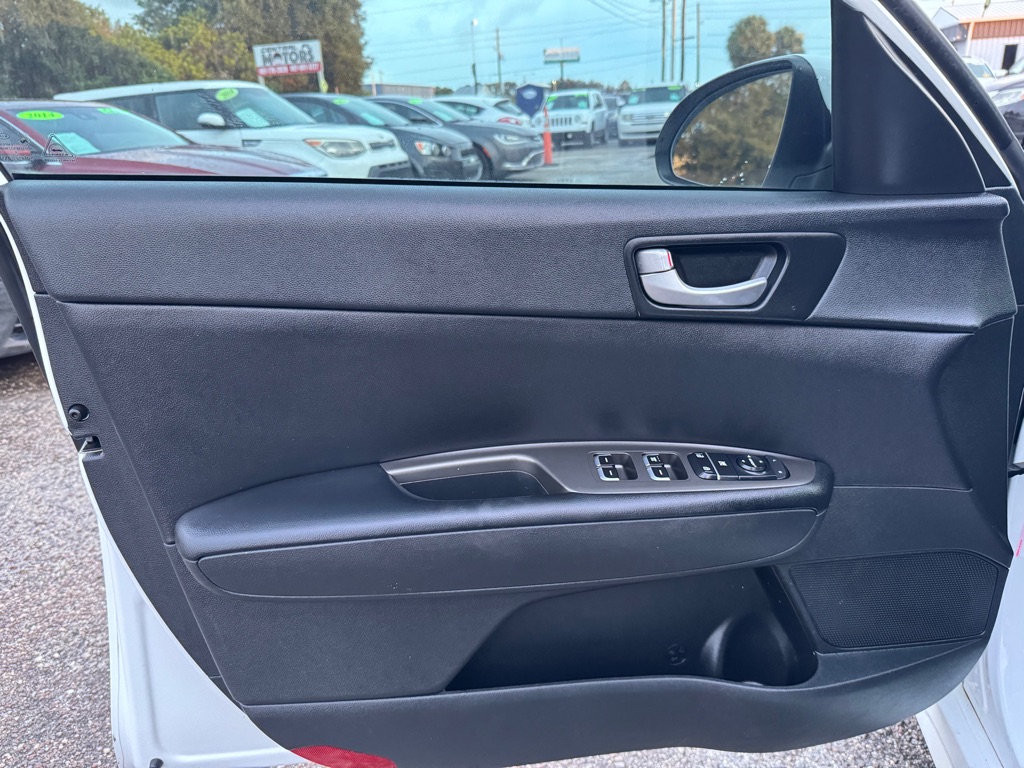 Photo 15 of this KIA OPTIMA
