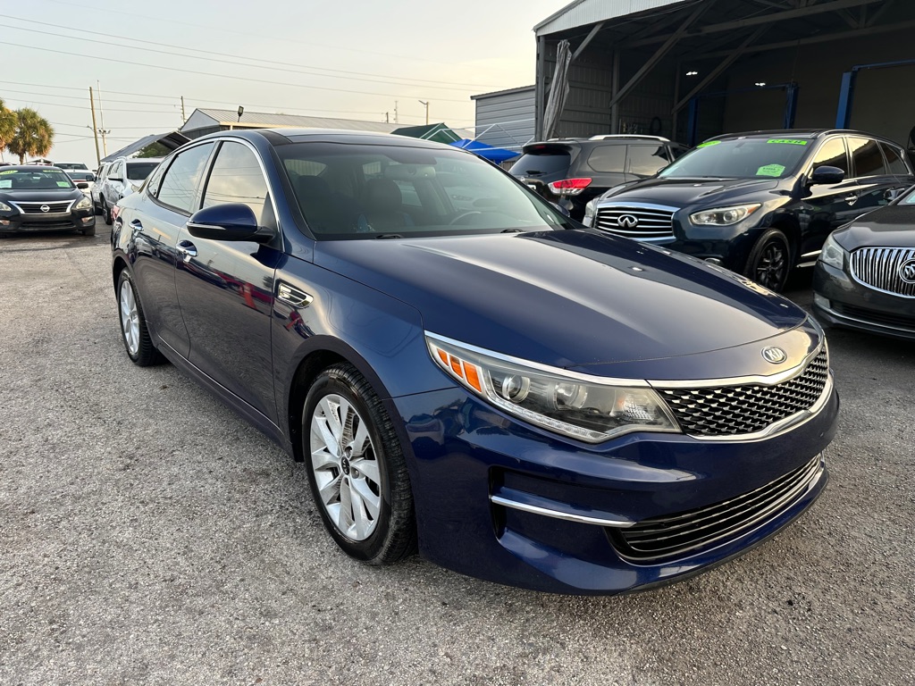 BLU 2018 Kia Optima Sedan Front-Wheel Drive Automatic