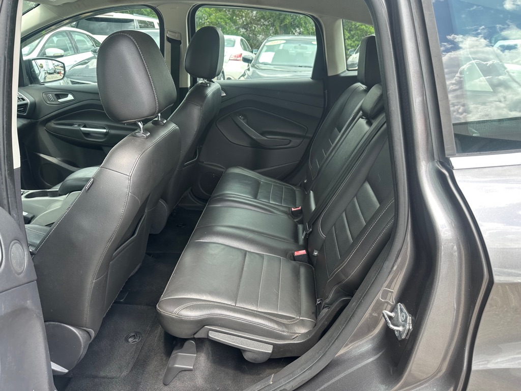 Photo 15 of this FORD C-MAX