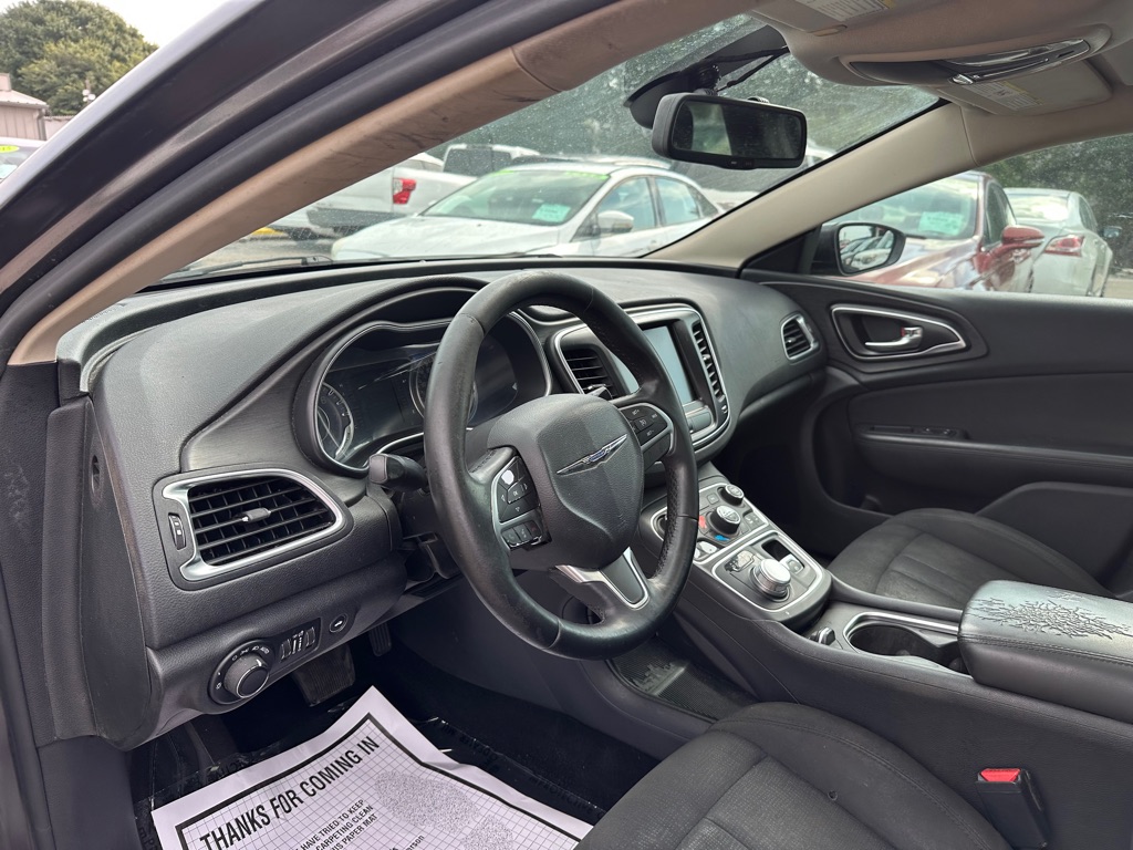 Photo 7 of this CHRYSLER 200