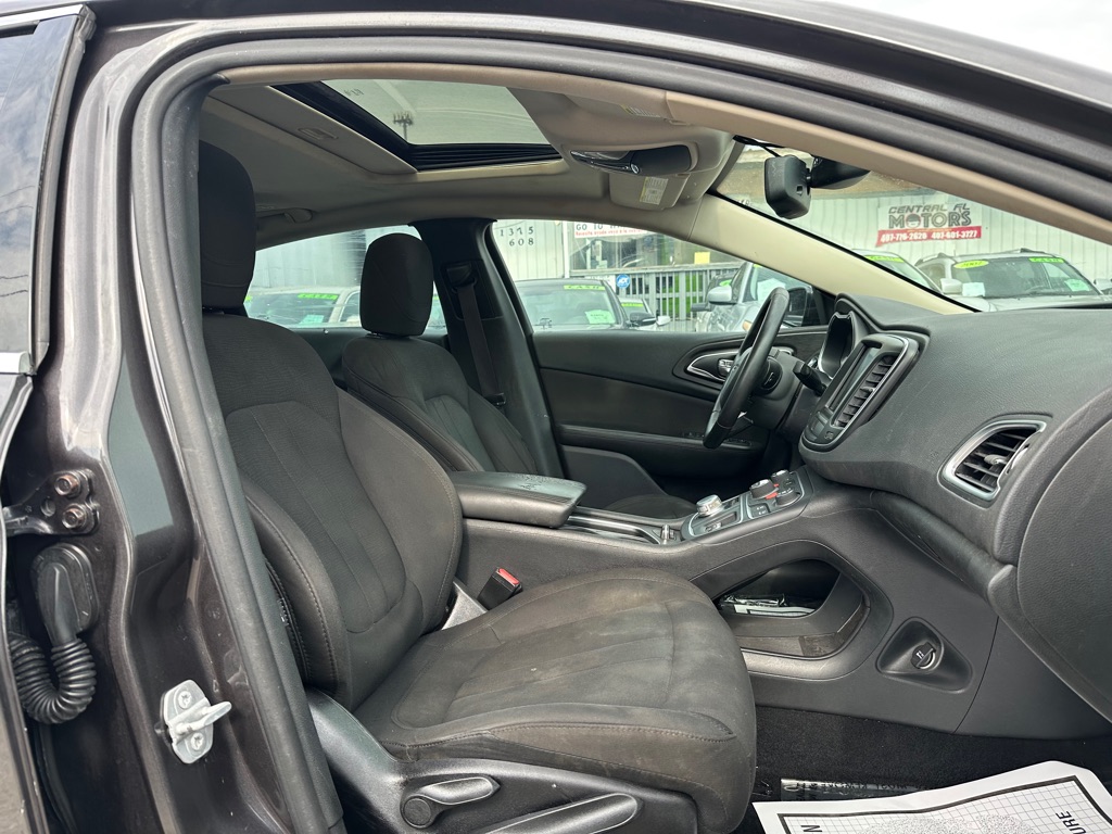 Photo 13 of this CHRYSLER 200