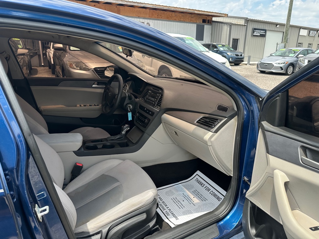 Photo 12 of this HYUNDAI SONATA