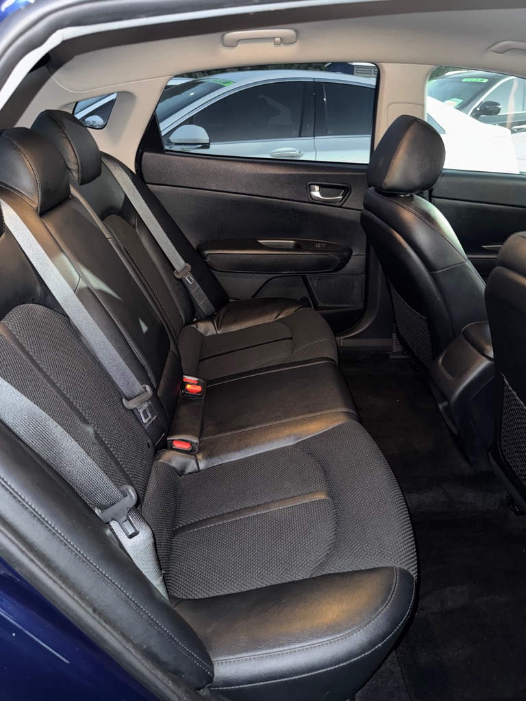 Photo 11 of this KIA OPTIMA