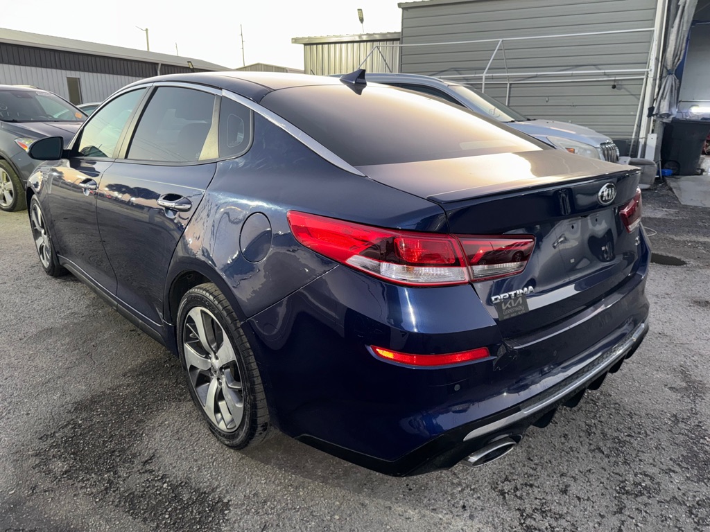 Photo 4 of this KIA OPTIMA