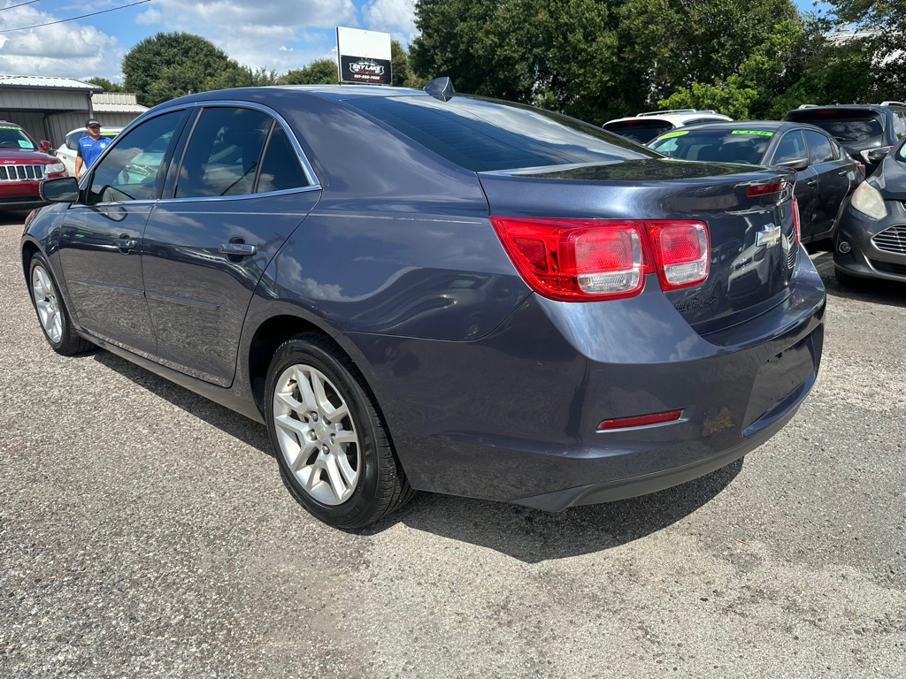 Photo 4 of this CHEVROLET MALIBU